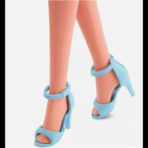 Barbie: The Movie Collectible Doll Margot Robbie as Barbie in Plaid Matching Set - Picture 3 of 9